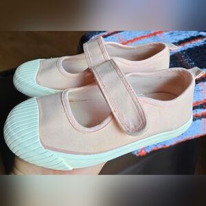 Sz 11 Toddler Girl's CAT&JACK Casual Shoes, Adjustable Strap